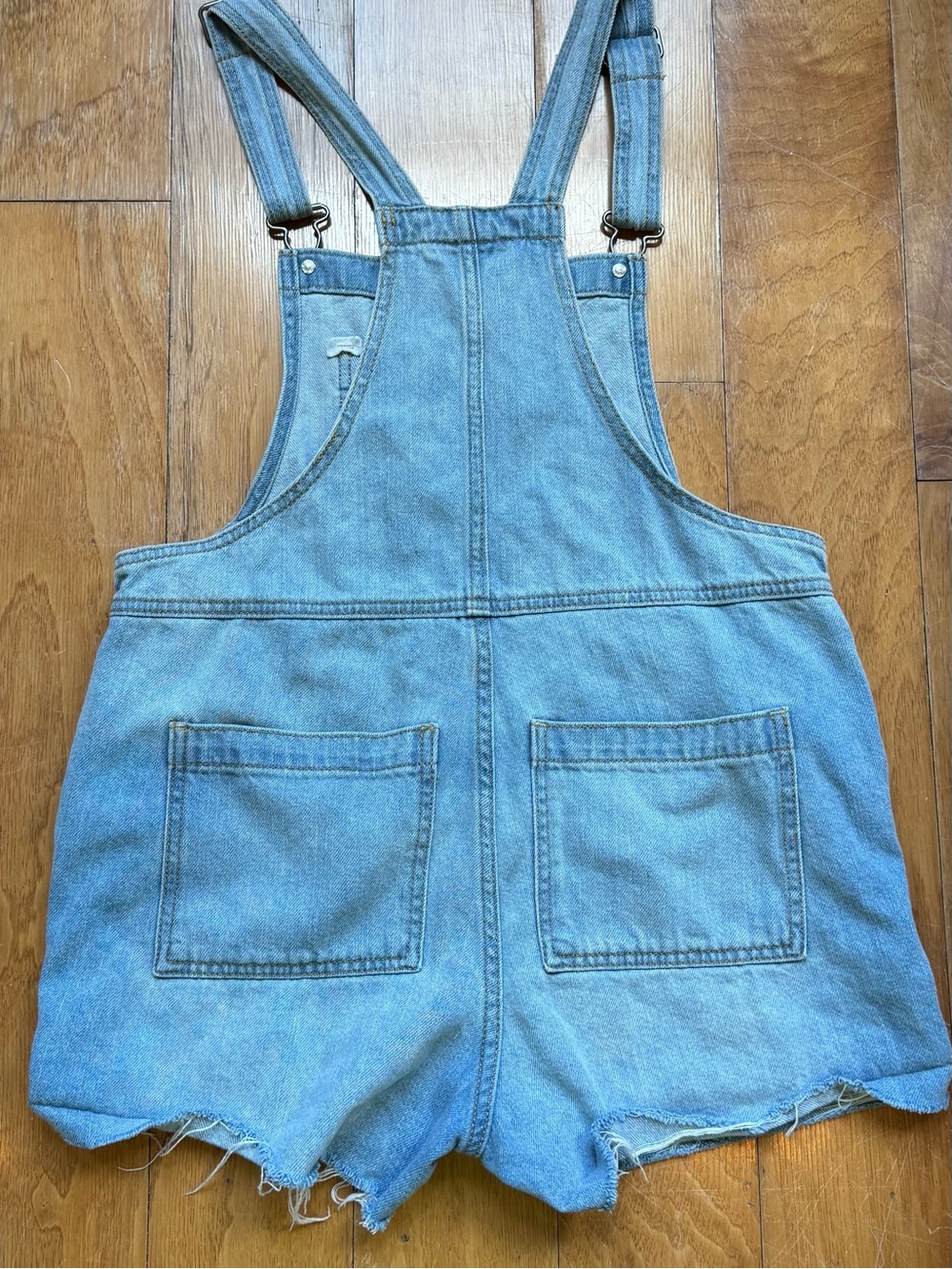 ❗️UNIVERSAL THREADs❗️Light Wash Denim Short Overalls - Picture 4 of 8